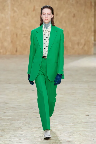 Look 13